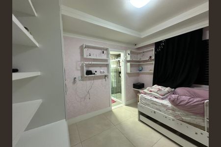 Apartamento à venda com 177m², 3 quartos e 3 vagasSuíte 2