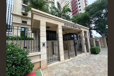 Apartamento à venda com 177m², 3 quartos e 3 vagasFachada e portaria