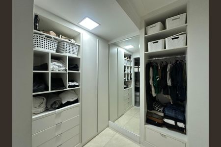 Apartamento à venda com 177m², 3 quartos e 3 vagasCloset da suíte 3