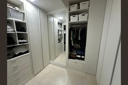 Apartamento à venda com 177m², 3 quartos e 3 vagasCloset da suíte 3