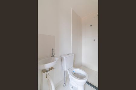 Banheiro de kitnet/studio para alugar com 1 quarto, 16m² em Itaquera, São Paulo