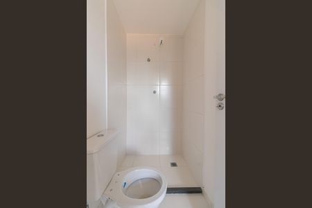 Banheiro de kitnet/studio para alugar com 1 quarto, 16m² em Itaquera, São Paulo