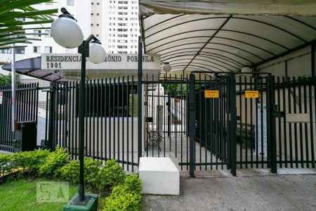 Apartamento para alugar com 75m², 3 quartos e 1 vagaFachada