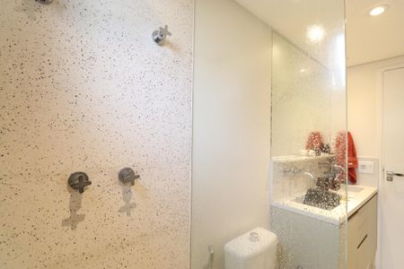 Apartamento à venda com 74m², 1 quarto e 2 vagasBanheiro da Suíte