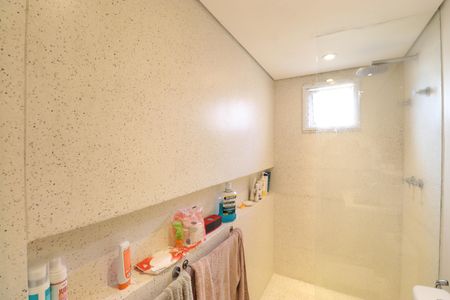 Apartamento à venda com 74m², 1 quarto e 2 vagasBanheiro da Suíte