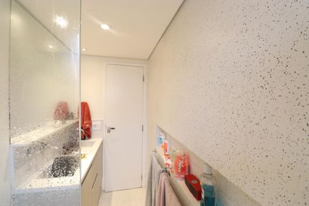 Apartamento à venda com 74m², 1 quarto e 2 vagasBanheiro da Suíte