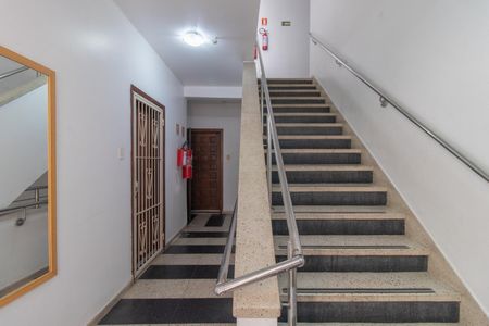 Apartamento à venda com 47m², 1 quarto e sem vagaEscadas