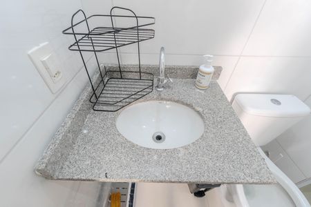 Banheiro de apartamento para alugar com 1 quarto, 26m² em Bela Vista, São Paulo