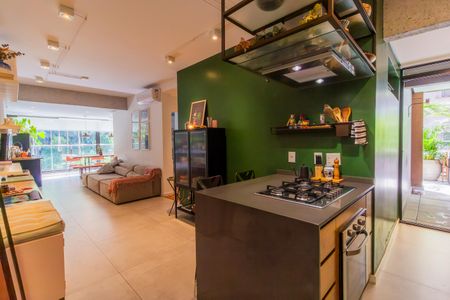 Sala de apartamento à venda com 2 quartos, 122m² em Vila Madalena, São Paulo