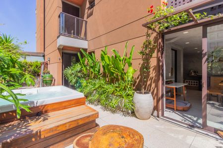 Quintal/Garden de apartamento à venda com 2 quartos, 122m² em Vila Madalena, São Paulo