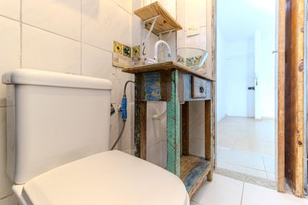 Banheiro de kitnet/studio para alugar com 1 quarto, 25m² em Campos Elíseos, São Paulo