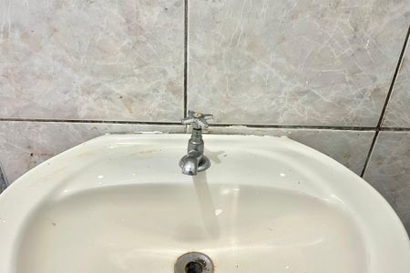 Banheiro de casa para alugar com 1 quarto, 35m² em Jardim Oriental, São Paulo