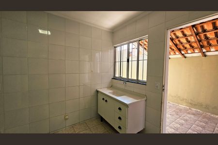 Casa para alugar com 2 quartos, 120m² em Parque Residencial Almerinda Chaves, Jundiaí