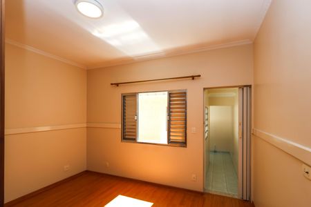 Casa para alugar com 101m², 2 quartos e 2 vagasQuarto 1