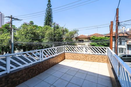 Casa para alugar com 101m², 2 quartos e 2 vagasVaranda