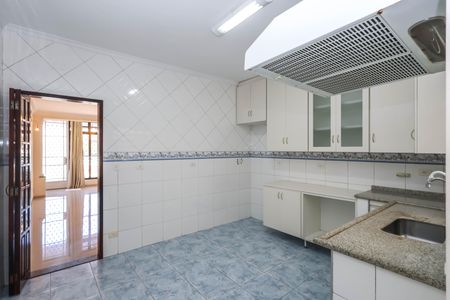 Casa para alugar com 101m², 2 quartos e 2 vagasCozinha
