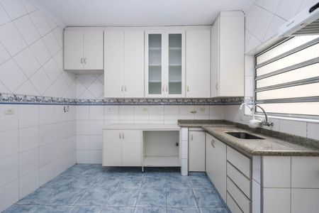 Casa para alugar com 101m², 2 quartos e 2 vagasCozinha
