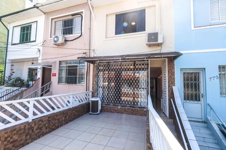 Casa para alugar com 101m², 2 quartos e 2 vagasVaranda