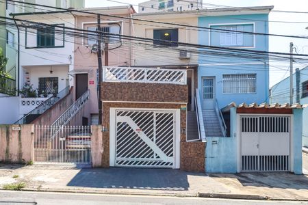 Casa para alugar com 101m², 2 quartos e 2 vagasFachada