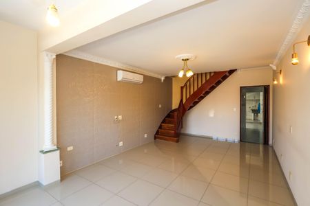 Sala de casa para alugar com 2 quartos, 101m² em Bosque da Saúde, São Paulo