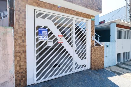 Casa para alugar com 101m², 2 quartos e 2 vagasFachada