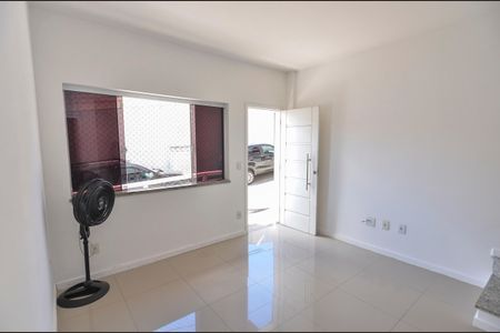 Casa de condomínio para alugar com 68m², 2 quartos e 1 vaga Casa de condomínio para alugar com 68m², 2 quartos e 1 vagaSala
