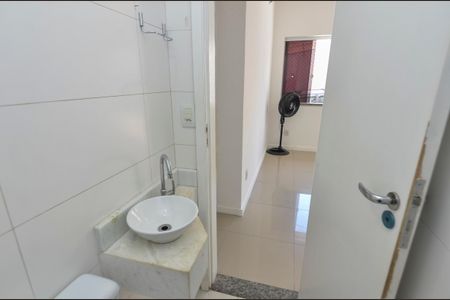Casa de condomínio para alugar com 68m², 2 quartos e 1 vaga Casa de condomínio para alugar com 68m², 2 quartos e 1 vagaBanheiro 2