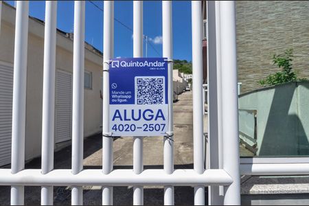 Casa de condomínio para alugar com 68m², 2 quartos e 1 vaga Casa de condomínio para alugar com 68m², 2 quartos e 1 vagaFachada