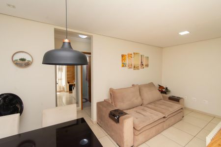 Sala de apartamento à venda com 2 quartos, 70m² em Alvorada, Contagem