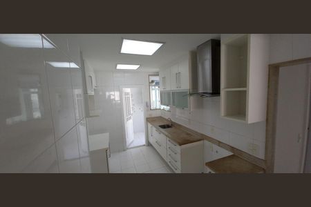 Cozinha de apartamento à venda com 2 quartos, 90m² em Jardim Guanabara, Rio de Janeiro