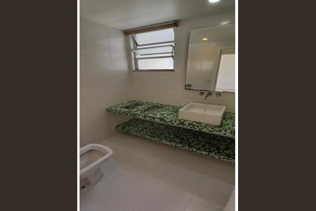 Banheiro de apartamento à venda com 2 quartos, 90m² em Jardim Guanabara, Rio de Janeiro