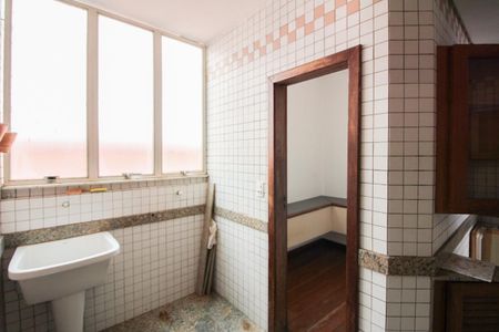 Apartamento para alugar com 180m², 3 quartos e 1 vagaÁrea de Serviço