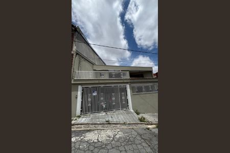 Casa para alugar com 116m², 2 quartos e 4 vagasFachada