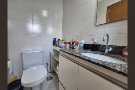 Casa de condomínio à venda com 180m², 3 quartos e 1 vagaBanheiro suite 