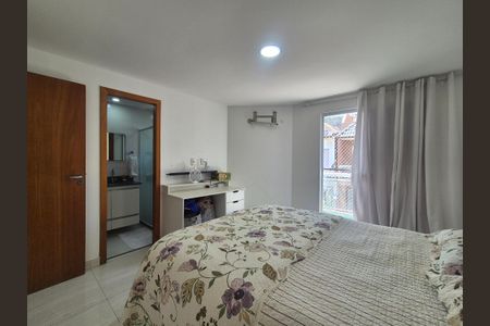 Casa de condomínio à venda com 180m², 3 quartos e 1 vagaSuíte 