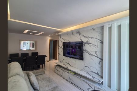 Sala  de casa de condomínio à venda com 3 quartos, 180m² em Vargem Pequena, Rio de Janeiro