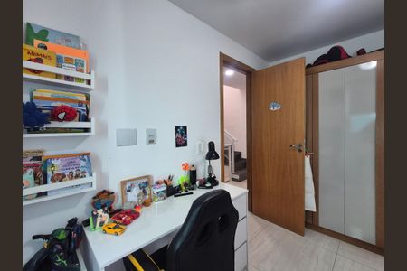 Casa de condomínio à venda com 180m², 3 quartos e 1 vagaQuarto 2