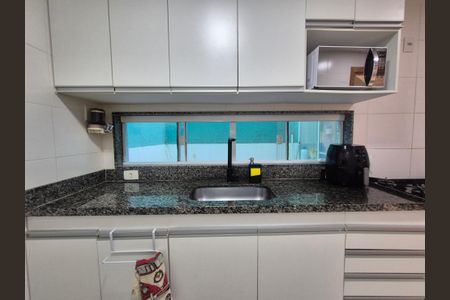 Casa de condomínio à venda com 180m², 3 quartos e 1 vagaCozinha 