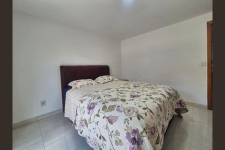 Casa de condomínio à venda com 180m², 3 quartos e 1 vagaSuíte 