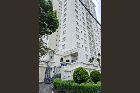 Apartamento à venda com 107m², 3 quartos e 1 vaga Apartamento à venda com 107m², 3 quartos e 1 vagaFachada e portaria