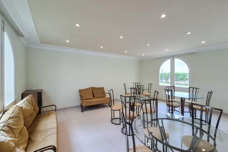 Apartamento à venda com 107m², 3 quartos e 1 vaga Apartamento à venda com 107m², 3 quartos e 1 vagaÁrea comum - Salão de festas