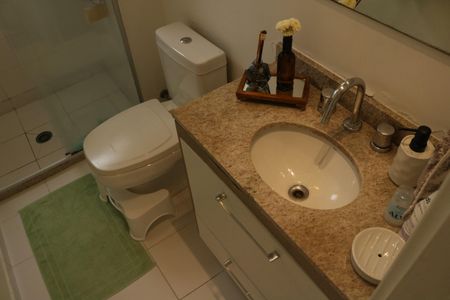 Apartamento à venda com 104m², 2 quartos e 2 vagasBanheiro 1