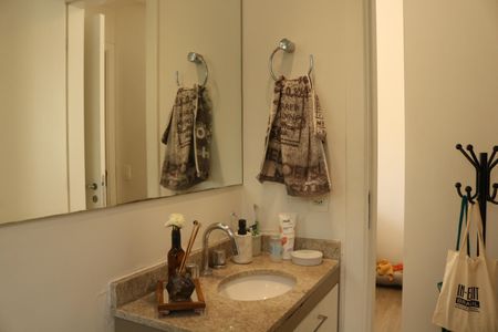 Apartamento à venda com 104m², 2 quartos e 2 vagasBanheiro 1