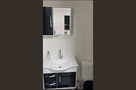 Banheiro de apartamento para alugar com 2 quartos, 33m² em Jardim Celeste, São Paulo