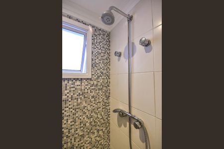 Apartamento à venda com 141m², 3 quartos e 2 vagasChuveiro da Suíte 1