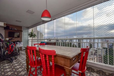 Apartamento à venda com 141m², 3 quartos e 2 vagasVaranda