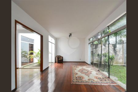 Casa à venda com 3 quartos, 361m² em Planalto Paulista, São Paulo