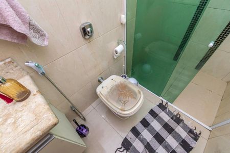 Casa para alugar com 410m², 4 quartos e 2 vagasBanheiro social 