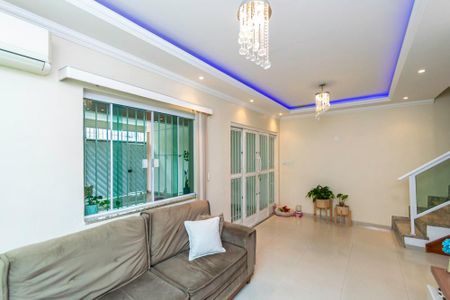 Casa para alugar com 410m², 4 quartos e 2 vagasSala