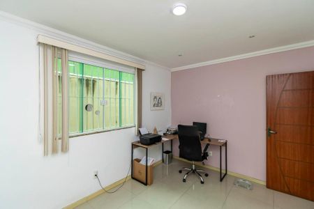 Casa para alugar com 410m², 4 quartos e 2 vagasQuarto 1